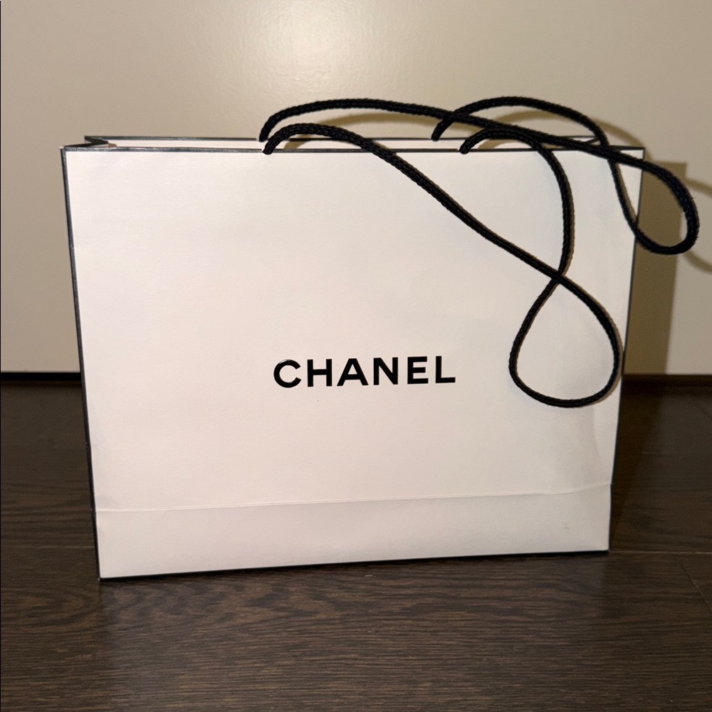 CHANEL Classic White Gift Bag